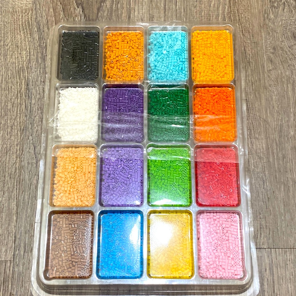 16 colors • beads • arts and crafts